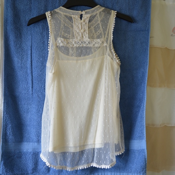 Monteau White Lace Top w/ Under Shirt - Picture 6 of 8